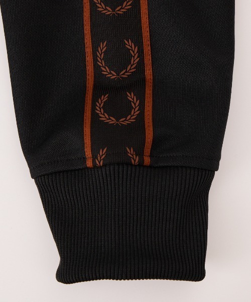 FRED PERRY（フレッドペリー）の「【WEB限定】[FRED PERRY/フレッドペリー] コントラストテープ トラックジャケット（ジャージ・レディース・ブラック/ダークブラウン・L/M/S/XL）」の15枚目の写真