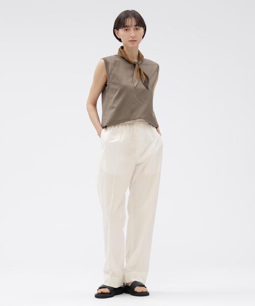 MARGARET HOWELL(マーガレットハウエル)の「LIGHT COTTON TWILL(その他パンツ・レディース・ブルー系その他5/ホワイト・2/1)」の4枚目の写真