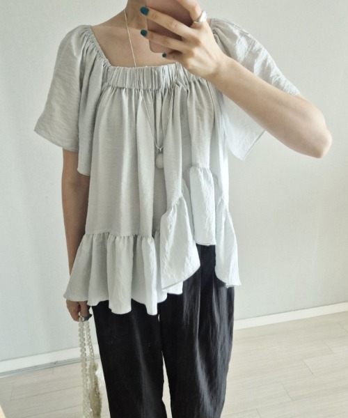 Aelina(エリナ)の「ボートネックフリルブラウス(Tシャツ/カットソー・レディース・アイボリー/ブルーグレー/ブラック・FREE)」の10枚目の写真
