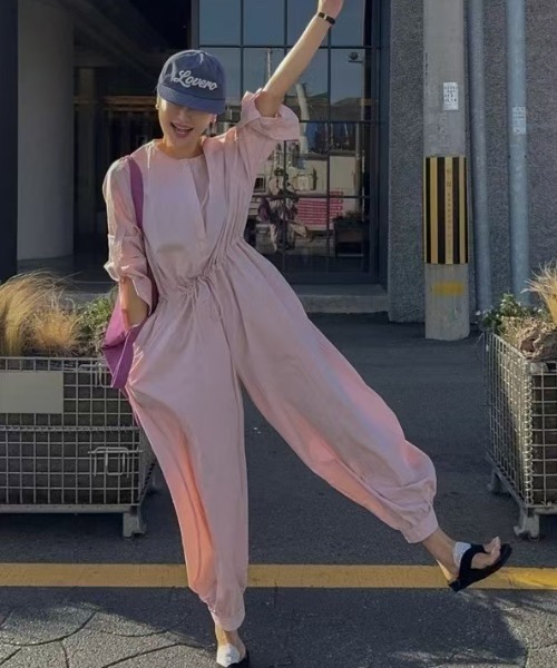 FAVORITO(ファヴォリート)の「ウエストマークオールインワン(つなぎ/オールインワン・レディース・ピンク/ブラック・F)」の5枚目の写真
