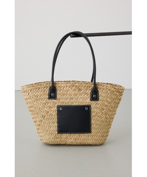 AZUL by moussy(アズールバイマウジー)の「フロントポケットバスケットトート(トートバッグ・レディース・キャメル/ブラック・FREE)」の2枚目の写真