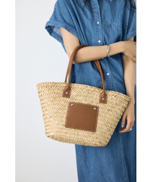 AZUL by moussy(アズールバイマウジー)の「フロントポケットバスケットトート(トートバッグ・レディース・キャメル/ブラック・FREE)」の17枚目の写真