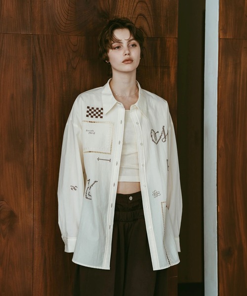 Knuth Marf（クヌースマーフ）の「embroidered shirt(unisex)（シャツ/ブラウス・レディース・ストライプ/アイボリー・FREE）」の5枚目の写真