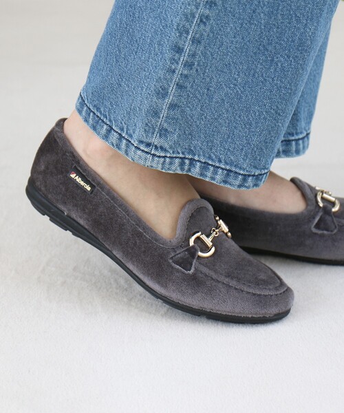 ALBEROLA（アルベローラ）の「【ALBEROLA / アルベローラ】ベロア ビットローファー / フラットシューズ（ローファー・レディース・ブラック/ブラウン/グレー・22/25/24/23）」の6枚目の写真
