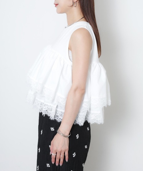 Riberry(リベリー)の「異素材ドッキングティアードレーストップス(シャツ/ブラウス・レディース・ブラウン/オフホワイト/ブラック・FREE)」の10枚目の写真