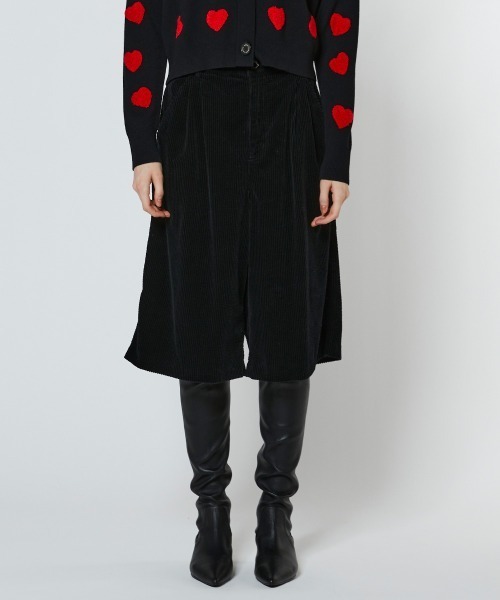 DOUBLE STANDARD CLOTHING(ダブルスタンダードクロージング)の「コーデュロイフロントタックハーフパンツ(その他パンツ・レディース・ブラウン/ブラック・36/38)」の4枚目の写真