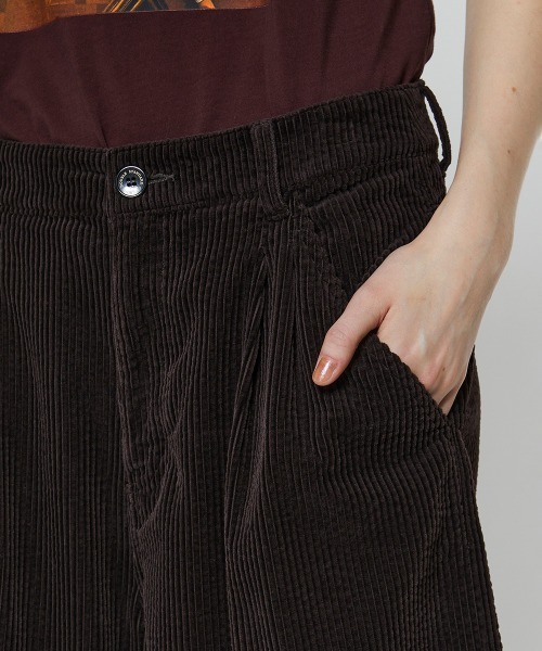 DOUBLE STANDARD CLOTHING(ダブルスタンダードクロージング)の「コーデュロイフロントタックハーフパンツ(その他パンツ・レディース・ブラウン/ブラック・36/38)」の9枚目の写真