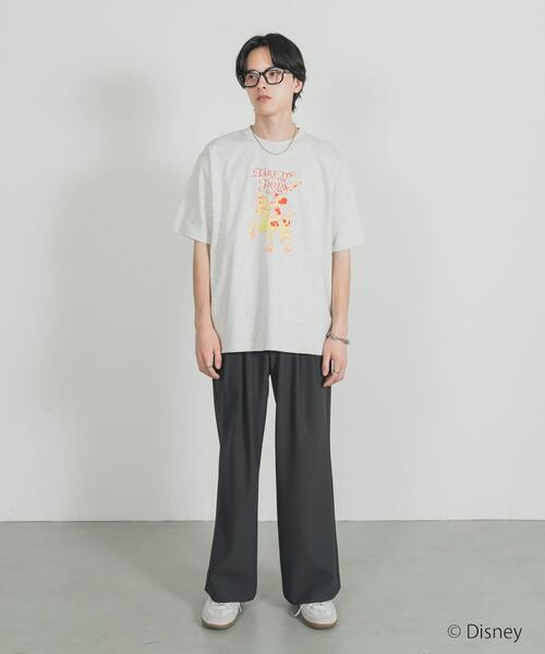 SENSE OF PLACE by URBAN RESEARCH(センスオブプレイスバイアーバンリサーチ)の「別注/Disney/グラフィックTシャツA(Tシャツ/カットソー・メンズ・ライトグレー/ライトブルー/ブラウン・MEDIUM/LARGE)」の5枚目の写真