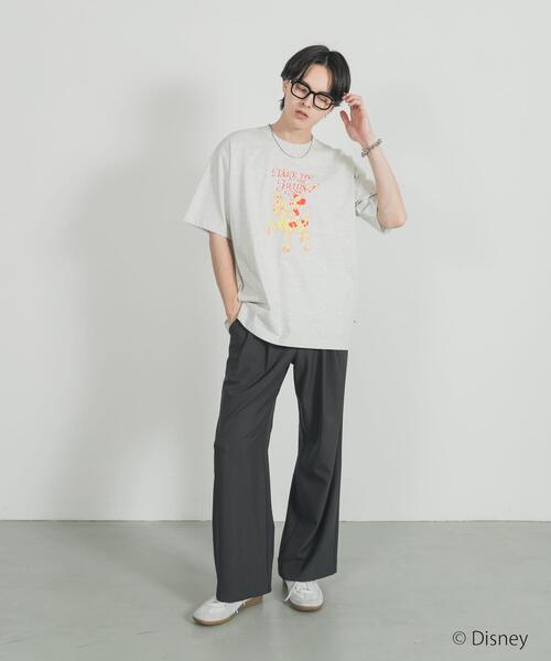 SENSE OF PLACE by URBAN RESEARCH(センスオブプレイスバイアーバンリサーチ)の「別注/Disney/グラフィックTシャツA(Tシャツ/カットソー・メンズ・ライトグレー/ライトブルー/ブラウン・MEDIUM/LARGE)」の6枚目の写真