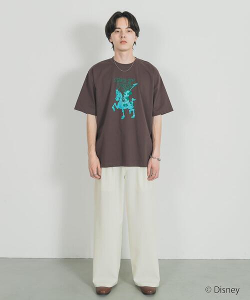 SENSE OF PLACE by URBAN RESEARCH(センスオブプレイスバイアーバンリサーチ)の「別注/Disney/グラフィックTシャツA(Tシャツ/カットソー・メンズ・ライトグレー/ライトブルー/ブラウン・MEDIUM/LARGE)」の18枚目の写真