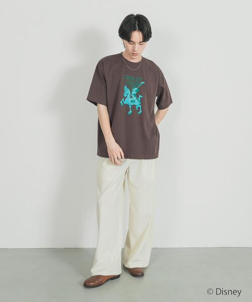 SENSE OF PLACE by URBAN RESEARCH(センスオブプレイスバイアーバンリサーチ)の「別注/Disney/グラフィックTシャツA(Tシャツ/カットソー・メンズ・ライトグレー/ライトブルー/ブラウン・MEDIUM/LARGE)」の20枚目の写真