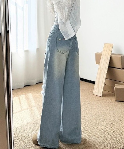 LUCPY(ラクピー)の「ダメージウォッシュワイドデニムパンツ(デニムパンツ・レディース・ブルー・X-LARGE/LARGE/MEDIUM/SMALL)」の5枚目の写真