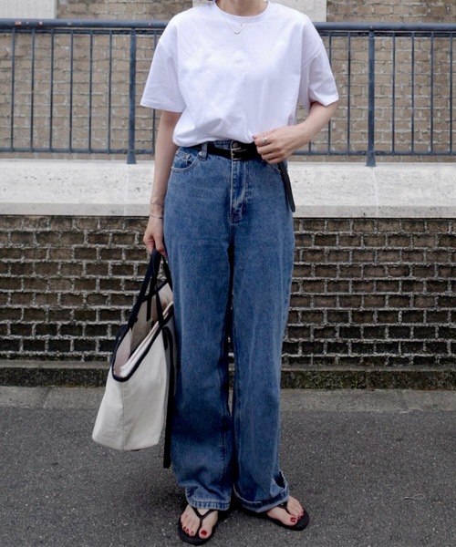 ISOOK（アイスー）の「ソフトホワイトTシャツ(eri. select) / シンプルトップス 無地 白T 半袖 クルーネック オーバーサイズ（Tシャツ/カットソー・レディース・ホワイト・FREE）」の4枚目の写真