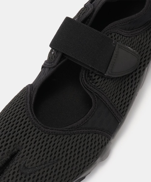 NIKE(ナイキ)の「NIKE AIR RIFT 847609-001(スニーカー・メンズ・ブラック・25cm/24cm/29cm/28cm/27cm/26cm)」の3枚目の写真