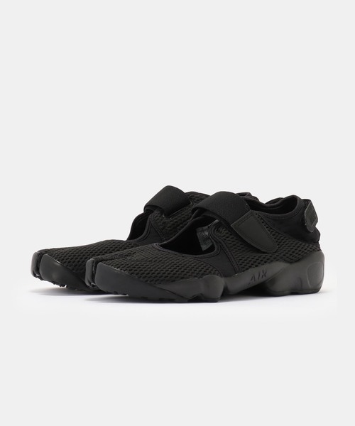 NIKE(ナイキ)の「NIKE AIR RIFT 847609-001(スニーカー・メンズ・ブラック・25cm/24cm/29cm/28cm/27cm/26cm)」の2枚目の写真