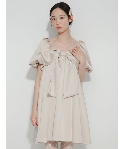 FURFUR(ファーファー)の「【限定カラー】ビッグリボンミニドレス(その他トップス・レディース・ベージュ/マルチ/ブラック・F)」の2枚目の写真