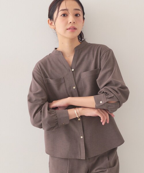 index(インデックス)の「【高通気/遮熱】風が通るスキッパーシャツ《洗濯機OK/UVケア/防シワ》(シャツ/ブラウス・レディース・ネイビー/ブラウン系その他/ナチュラル・42/40/38)」の2枚目の写真