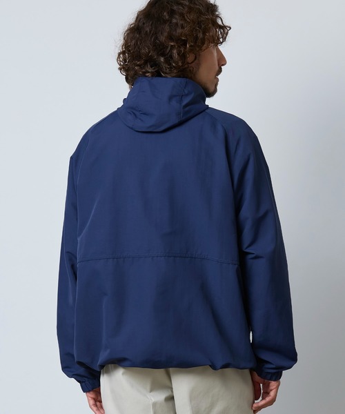 L.L.Bean(エルエルビーン)の「マウンテン・クラシック・アノラック 米国フィット・レギュラー(マウンテンパーカー・メンズ・サンドベージュ/ブラック/ネイビー・X-LARGE/LARGE/MEDIUM/SMALL)」の9枚目の写真