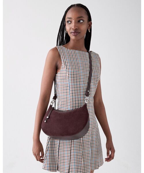 kate spade new york（ケイトスペード ニューヨーク）の「リブ スエード ショルダー バッグ（ショルダーバッグ・レディース・パープル・ONESIZE）」の2枚目の写真