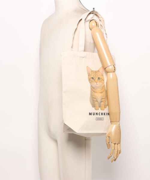 Moftique(モフティック)の「Moftique(モフティック) トートバッグ キャンバス マチ有 生成り マンチカン 猫 アニマルプリント Mサイズ(トートバッグ・レディース・ナチュラル・FREE)」の4枚目の写真