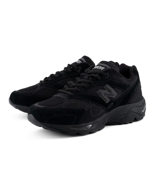 NEW BALANCE(ニューバランス)の「880R(スニーカー・メンズ・ブラック/ダークグレー・23.5cm/22.5cm/26.5cm/25.5cm/30.0cm/25.0cm/29.0cm/22.0cm/28.5cm/27.5cm/28.0cm/27.0cm/26.0cm/23.0cm/24.5cm/24.0cm)」の4枚目の写真