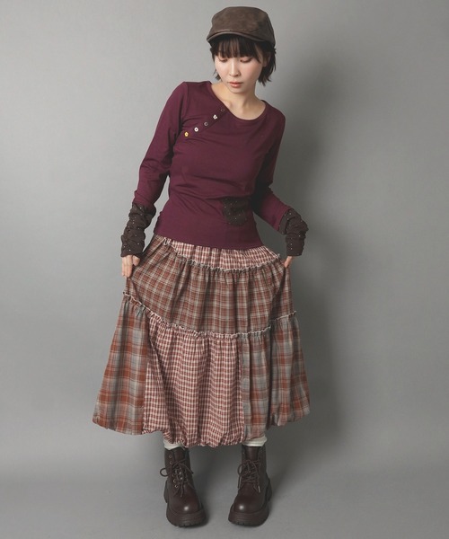 SPINNS(スピンズ)の「バルーンロングスカート/チェック柄ドッキング/NEO森ガール(スカート・レディース・レッド/ブラウン・ONESIZE)」の8枚目の写真
