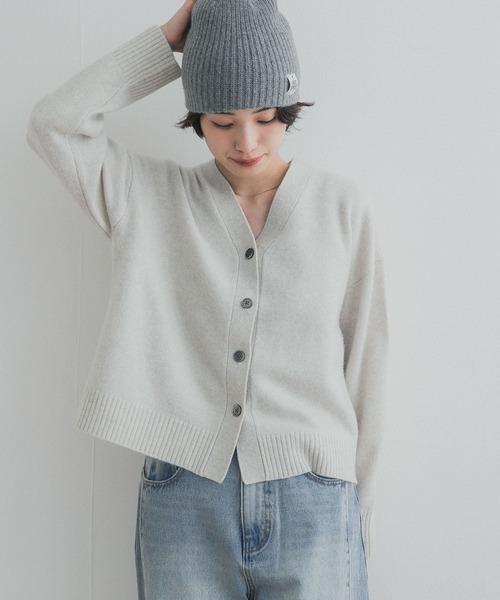 URBAN RESEARCH DOORS(アーバンリサーチドアーズ)の「AQUAウールカシミヤVネックカーディガン(ニット/セーター・レディース・ライトグレー/グレー/ブラウン系その他・FREE)」の22枚目の写真