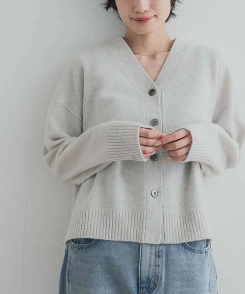 URBAN RESEARCH DOORS(アーバンリサーチドアーズ)の「AQUAウールカシミヤVネックカーディガン(ニット/セーター・レディース・ライトグレー/グレー/ブラウン系その他・FREE)」の18枚目の写真