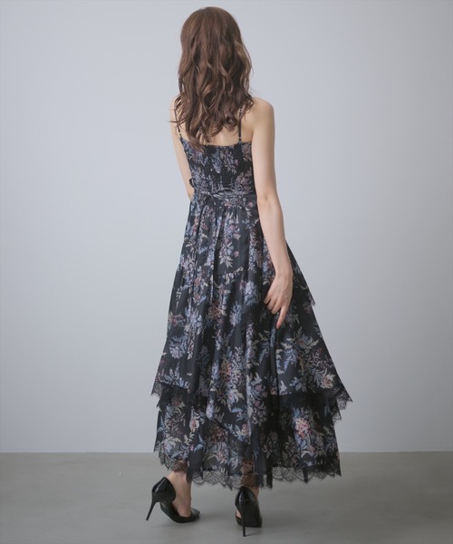 AND COUTURE(アンドクチュール)の「エクラフルールプリントワンピース(ワンピース・レディース・ブラック/ブルー・FREE)」の6枚目の写真