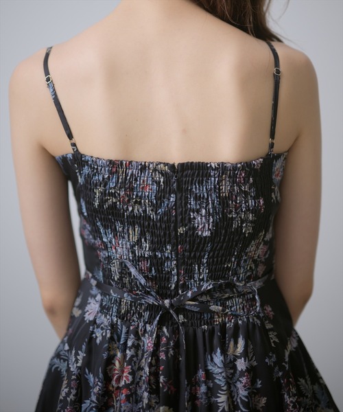 AND COUTURE(アンドクチュール)の「エクラフルールプリントワンピース(ワンピース・レディース・ブラック/ブルー・FREE)」の13枚目の写真