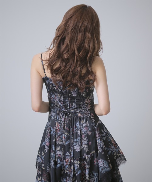 AND COUTURE(アンドクチュール)の「エクラフルールプリントワンピース(ワンピース・レディース・ブラック/ブルー・FREE)」の11枚目の写真