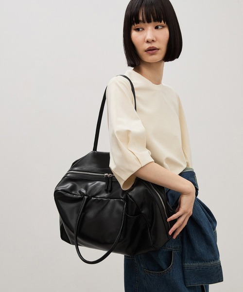 ADAM ET ROPE'(アダムエロペ)の「【WEB限定】ソフトレザーライクボストンバッグ(ボストンバッグ・レディース・ベージュ/ブラック・FREE)」の5枚目の写真