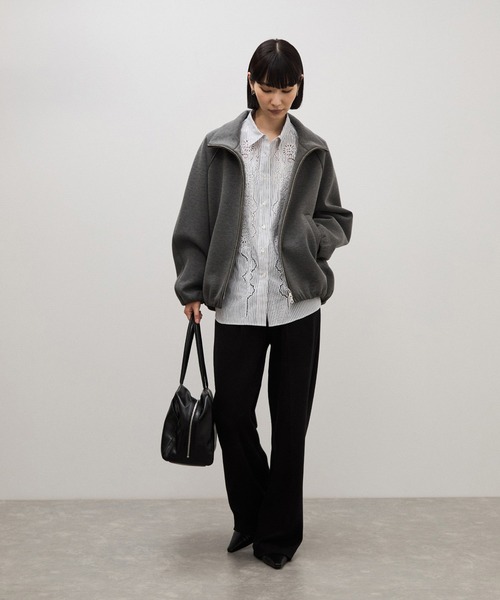 ADAM ET ROPE'(アダムエロペ)の「【WEB限定】ソフトレザーライクボストンバッグ(ボストンバッグ・レディース・ベージュ/ブラック・FREE)」の9枚目の写真