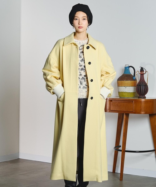 mici（ミチ）の「mici/RIB CUFFS VOLUME SLEEVE COAT（ステンカラーコート・レディース・ライトイエロー/ブラック・M/S）」の4枚目の写真