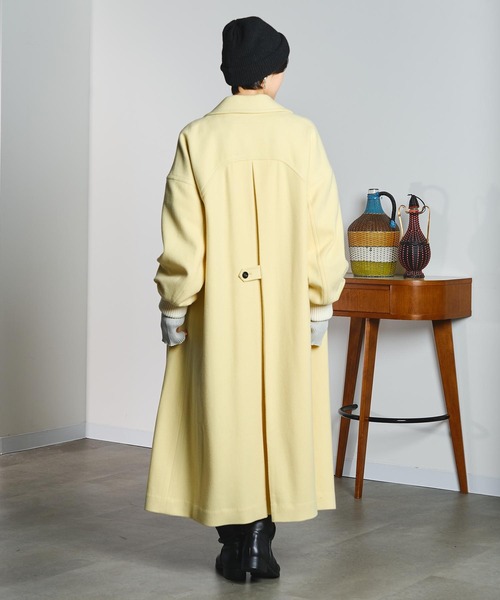 mici（ミチ）の「mici/RIB CUFFS VOLUME SLEEVE COAT（ステンカラーコート・レディース・ライトイエロー/ブラック・M/S）」の10枚目の写真