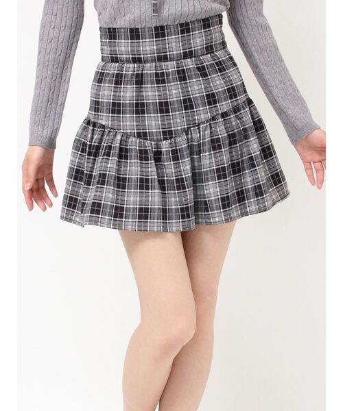 RESEXXY(リゼクシー)の「チェックミニフレアスカート【セットアップ着用可能】(スカート・レディース・グレー/アイボリー/ブラック・FREE)」の4枚目の写真