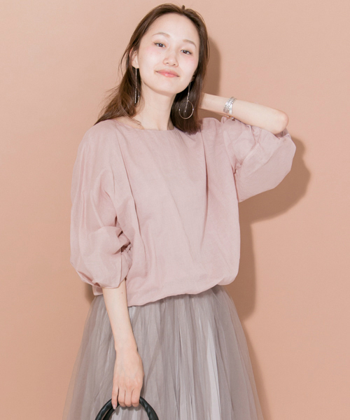 URBAN RESEARCH(アーバンリサーチ)の「UR バルーンブラウス(シャツ/ブラウス・レディース・ピンク系その他/オフホワイト/ライトカーキ・FREE)」の3枚目の写真