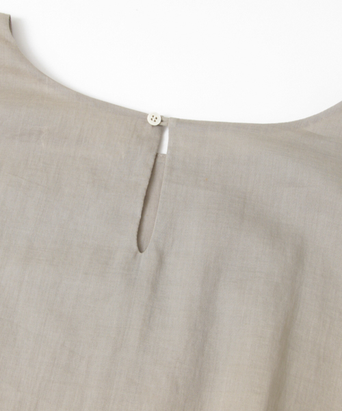 URBAN RESEARCH(アーバンリサーチ)の「UR バルーンブラウス(シャツ/ブラウス・レディース・ピンク系その他/オフホワイト/ライトカーキ・FREE)」の14枚目の写真