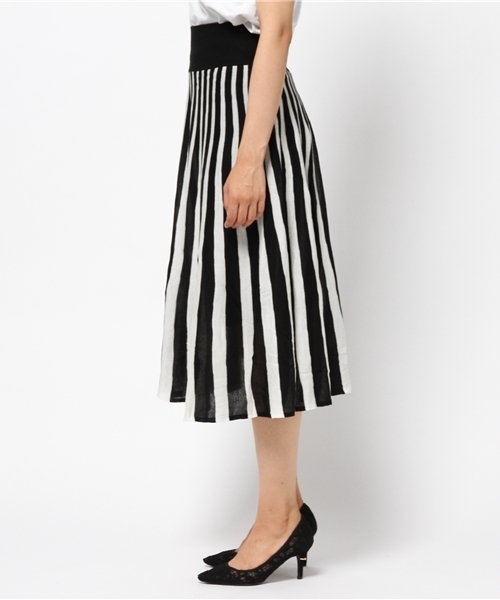 titivate（ティティベイト）の「ｽﾄﾗｲﾌﾟﾆｯﾄﾐﾃﾞｨｱﾑｽｶｰﾄ（スカート・レディース・グレー×ホワイト/ブラック×ホワイト/ベージュ系その他/ブルー系その他/グリーン系その他・FREE）」の8枚目の写真