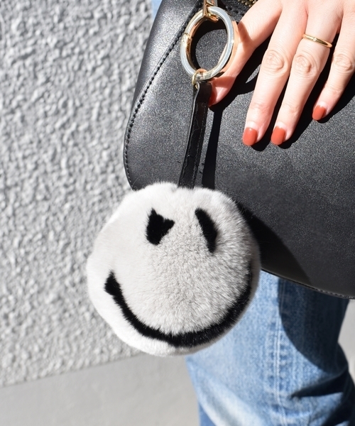 SHIPS（シップス）の「スマイルファーチャーム◇（キーホルダー）」 - WEAR