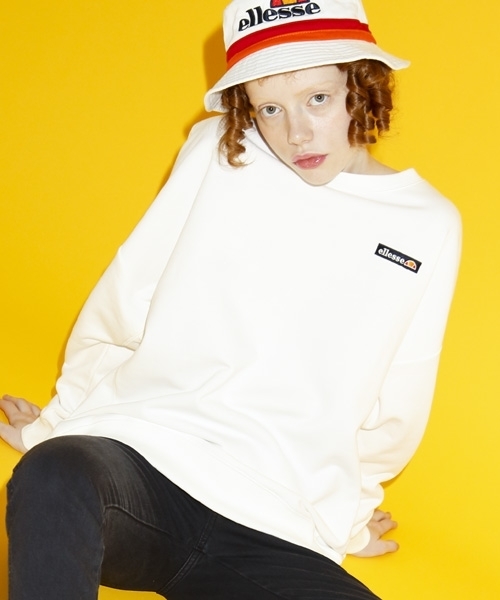 LOWRYS FARM(ローリーズファーム)の「ellesse/ウラケプルオーバー 784645 (スウェット・レディース・オフホワイト/レッド/ネイビー・MEDIUM/LARGE)」の2枚目の写真
