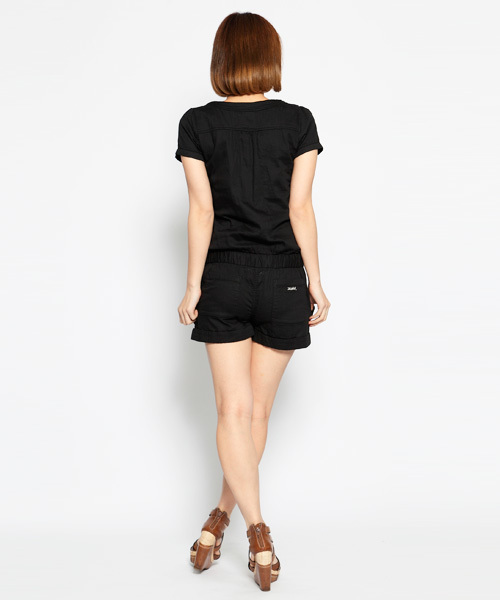X-girl（エックスガール）の「HERRINGBONE SHORT ALL IN ONE（つなぎ/オールインワン・レディース・ブラック/オリーブ・1/2）」の4枚目の写真