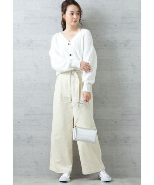 NATURAL BEAUTY BASIC(ナチュラルビューティーベーシック)の「ケーブルニット2WAYカーディガン(カーディガン/ボレロ・レディース・ネイビー/オフホワイト/ピンク・MEDIUM)」の5枚目の写真
