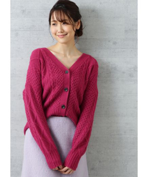 NATURAL BEAUTY BASIC(ナチュラルビューティーベーシック)の「ケーブルニット2WAYカーディガン(カーディガン/ボレロ・レディース・ネイビー/オフホワイト/ピンク・MEDIUM)」の11枚目の写真