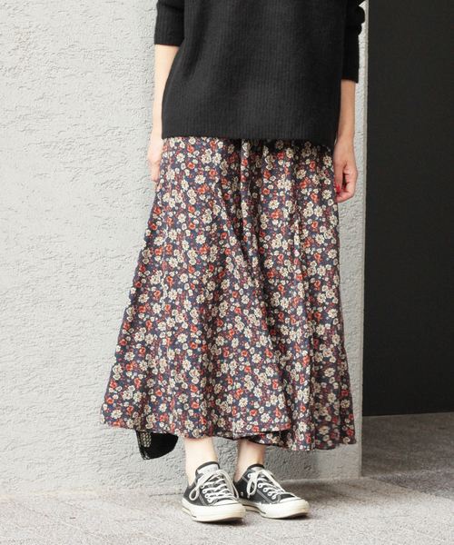 JOURNAL STANDARD relume(ジャーナルスタンダード レリューム)の「フラワープリント マーメイドスカート(スカート・レディース・ブラック/ネイビー・FREE)」の10枚目の写真