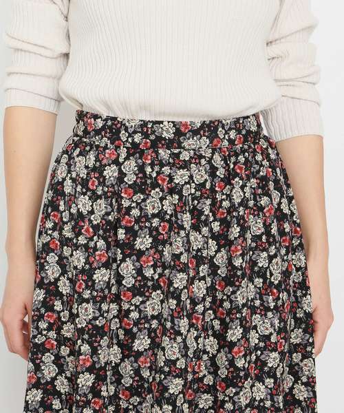 JOURNAL STANDARD relume(ジャーナルスタンダード レリューム)の「フラワープリント マーメイドスカート(スカート・レディース・ブラック/ネイビー・FREE)」の11枚目の写真