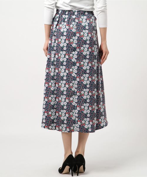 flower（フラワー）の「ボタニカルプリーツスカート（スカート・レディース・ホワイト/ブラック・FREE）」の5枚目の写真