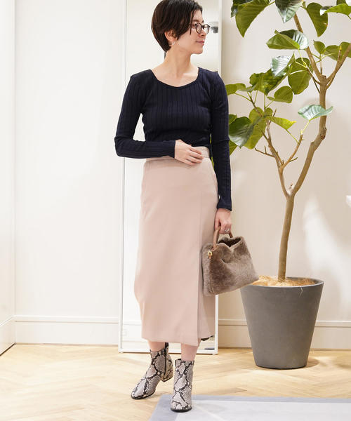 TOMORROWLAND （トゥモローランド）の「ライトダブルクロス サイドスリットスカート（スカート・レディース・ネイビー/グリーン/ライトベージュ・40/36/34/32）」の14枚目の写真