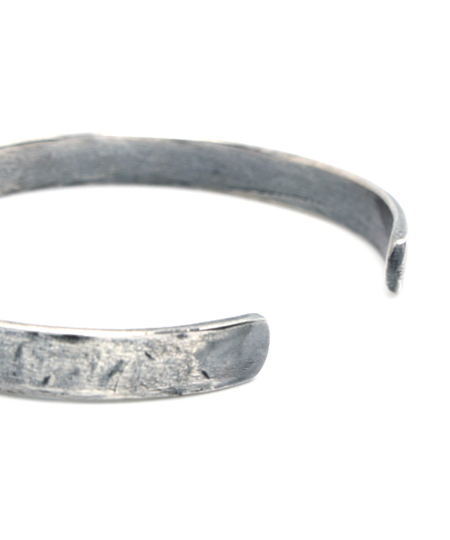 AMERICAN RAG CIE（アメリカンラグシー）の「AMERICAN RAG CIE プレーンブラスバングル 101-AFX-ARB-31-AS（ブレスレット・メンズ・シルバー・FREE）」の4枚目の写真