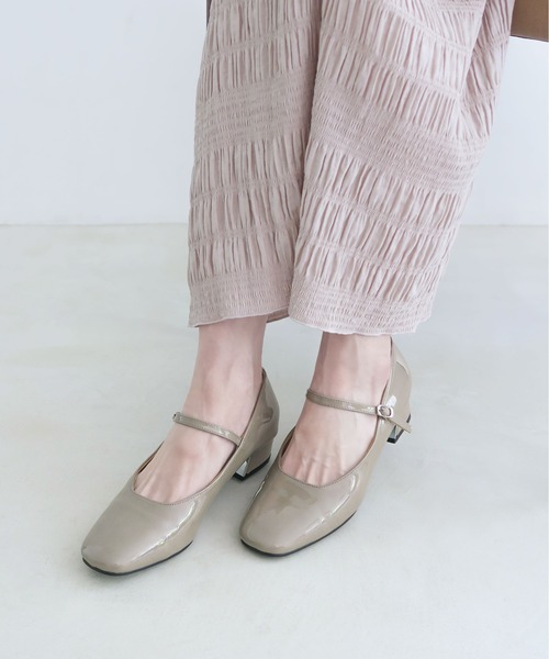 enchanted（エンチャンテッド）の「《晴雨兼用》スクエアレインストラップパンプス（パンプス・レディース・ブラック/ブラック系その他/ライトグレー/プラチナム/ワインレッド・22/22.5/23/23.5/24/24.5）」の5枚目の写真